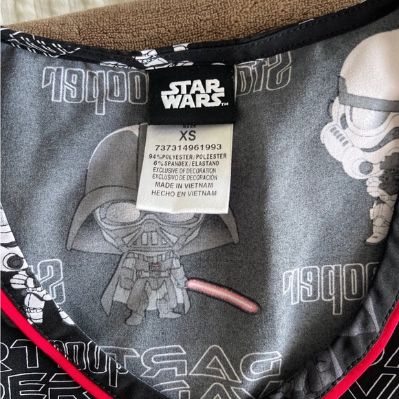 Star Wars Scrub Top - Picture 3 of 4